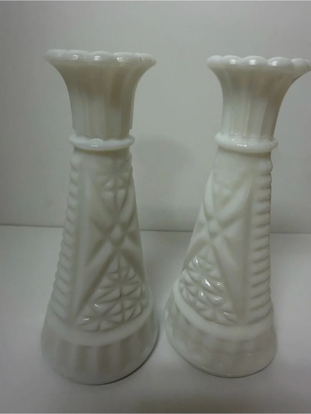 Set of 2 Anchor Hocking Stars and Bars bud vase